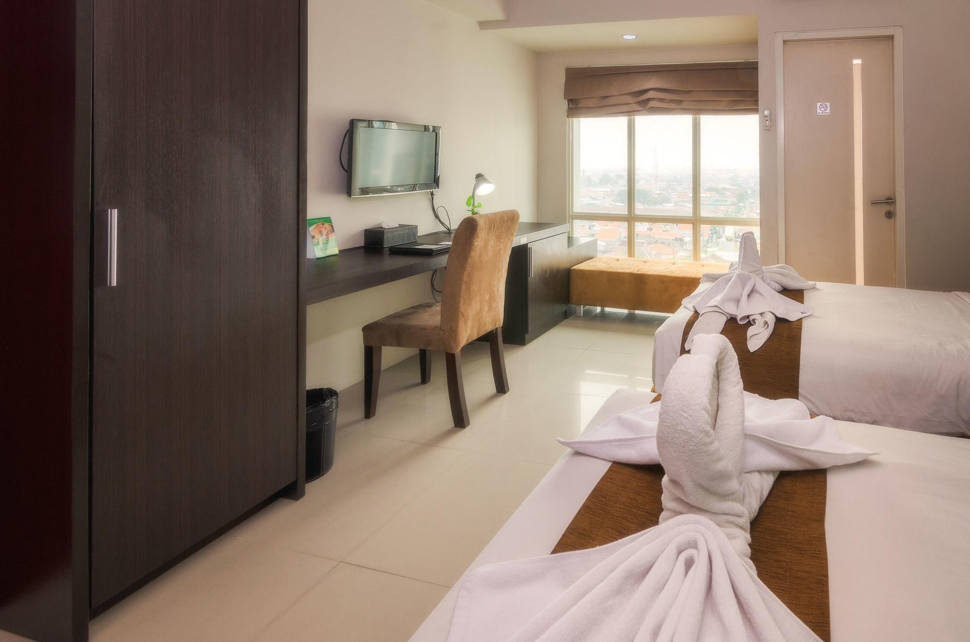 The Square Surabaya Hotel Luaran gambar