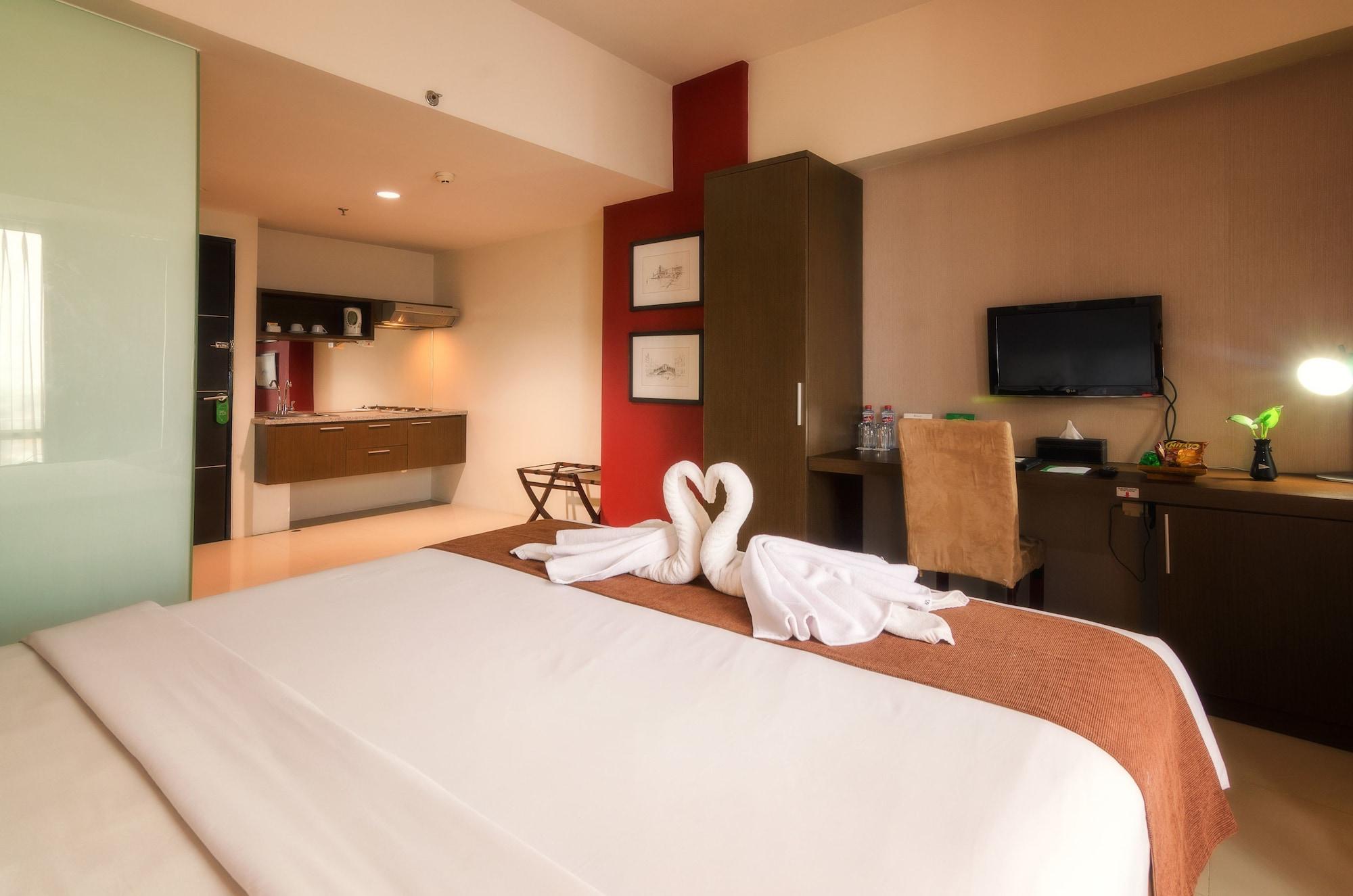 The Square Surabaya Hotel Luaran gambar