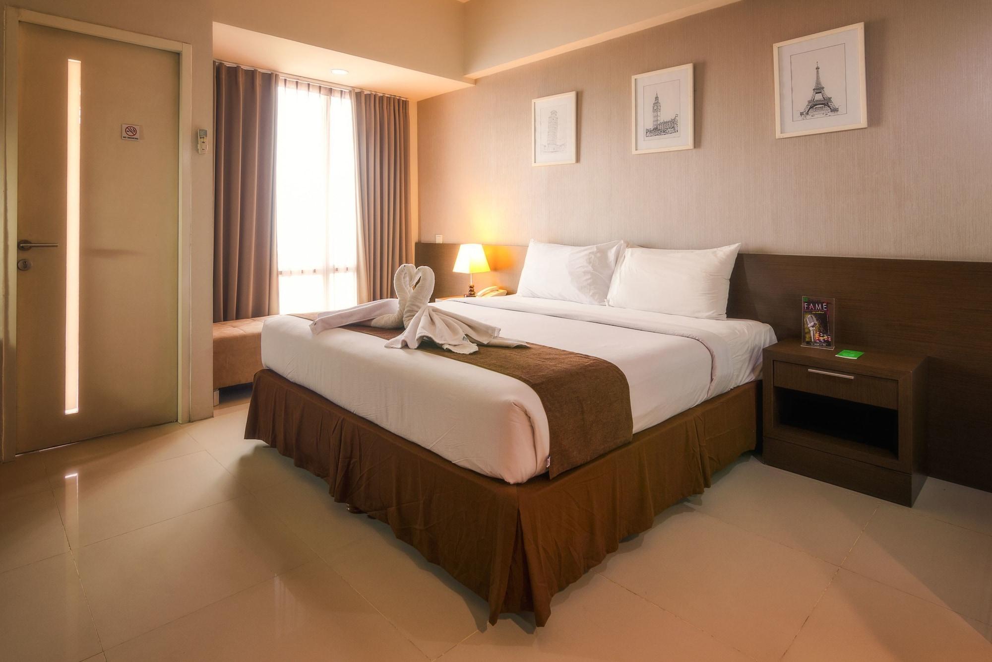 The Square Surabaya Hotel Luaran gambar