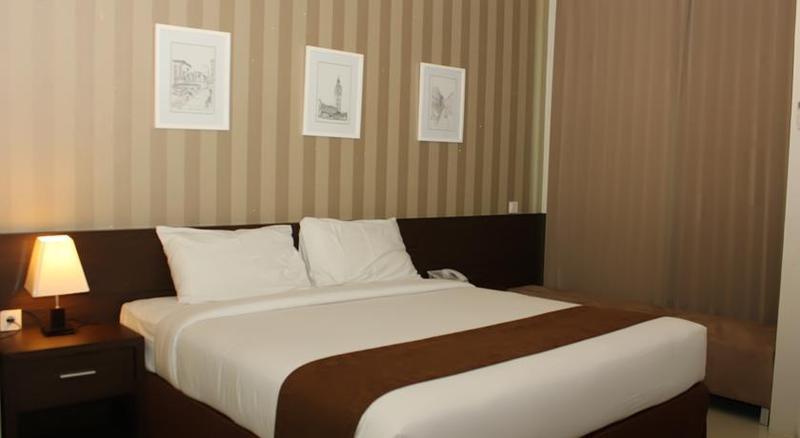 The Square Surabaya Hotel Luaran gambar