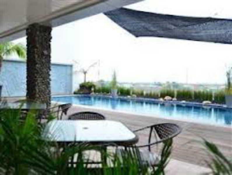 The Square Surabaya Hotel Luaran gambar