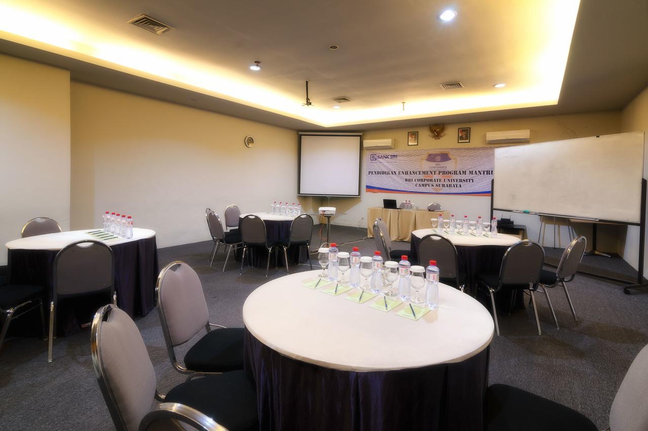 The Square Surabaya Hotel Luaran gambar