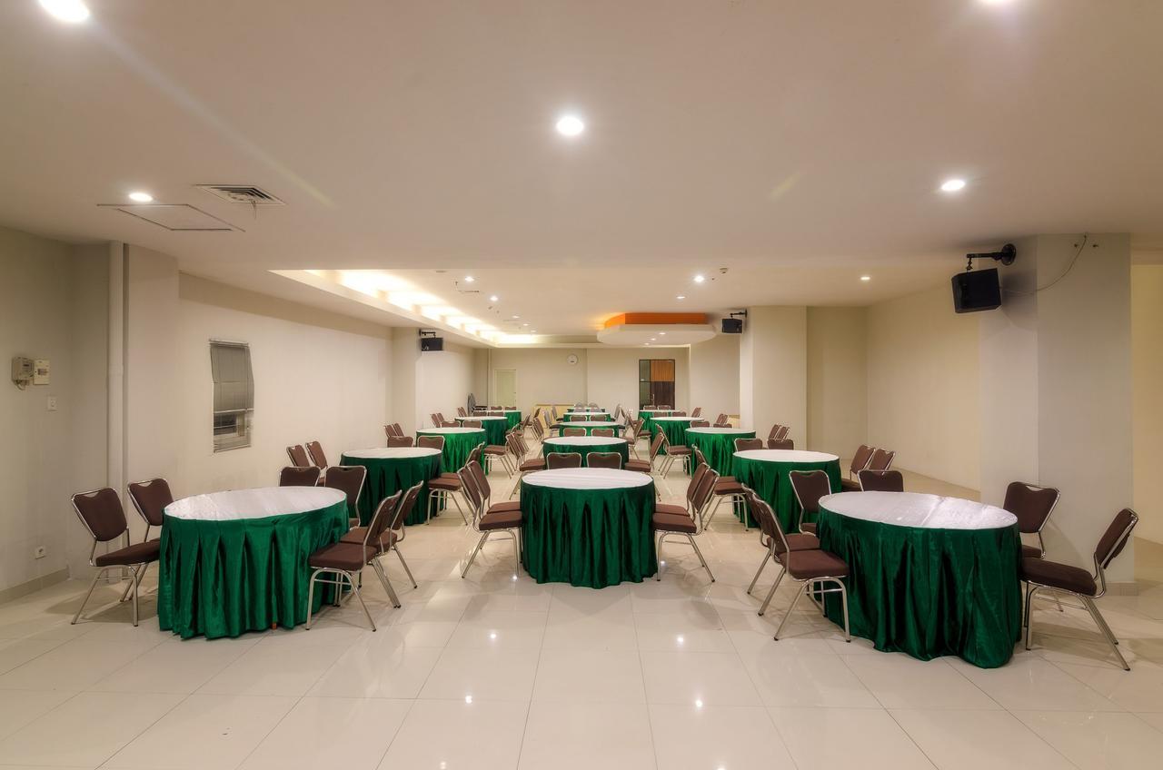 The Square Surabaya Hotel Luaran gambar