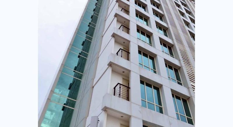 The Square Surabaya Hotel Luaran gambar
