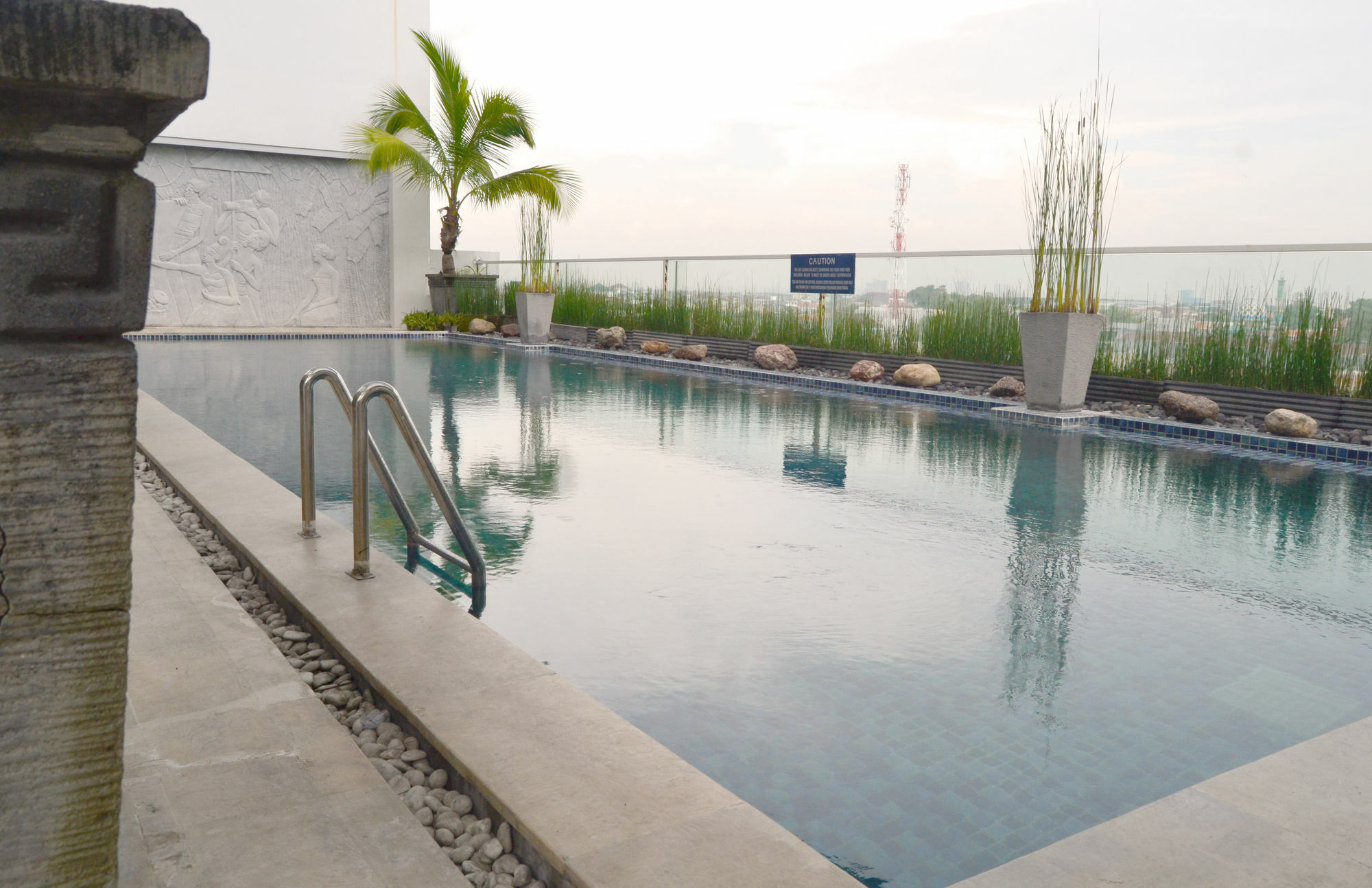 The Square Surabaya Hotel Luaran gambar