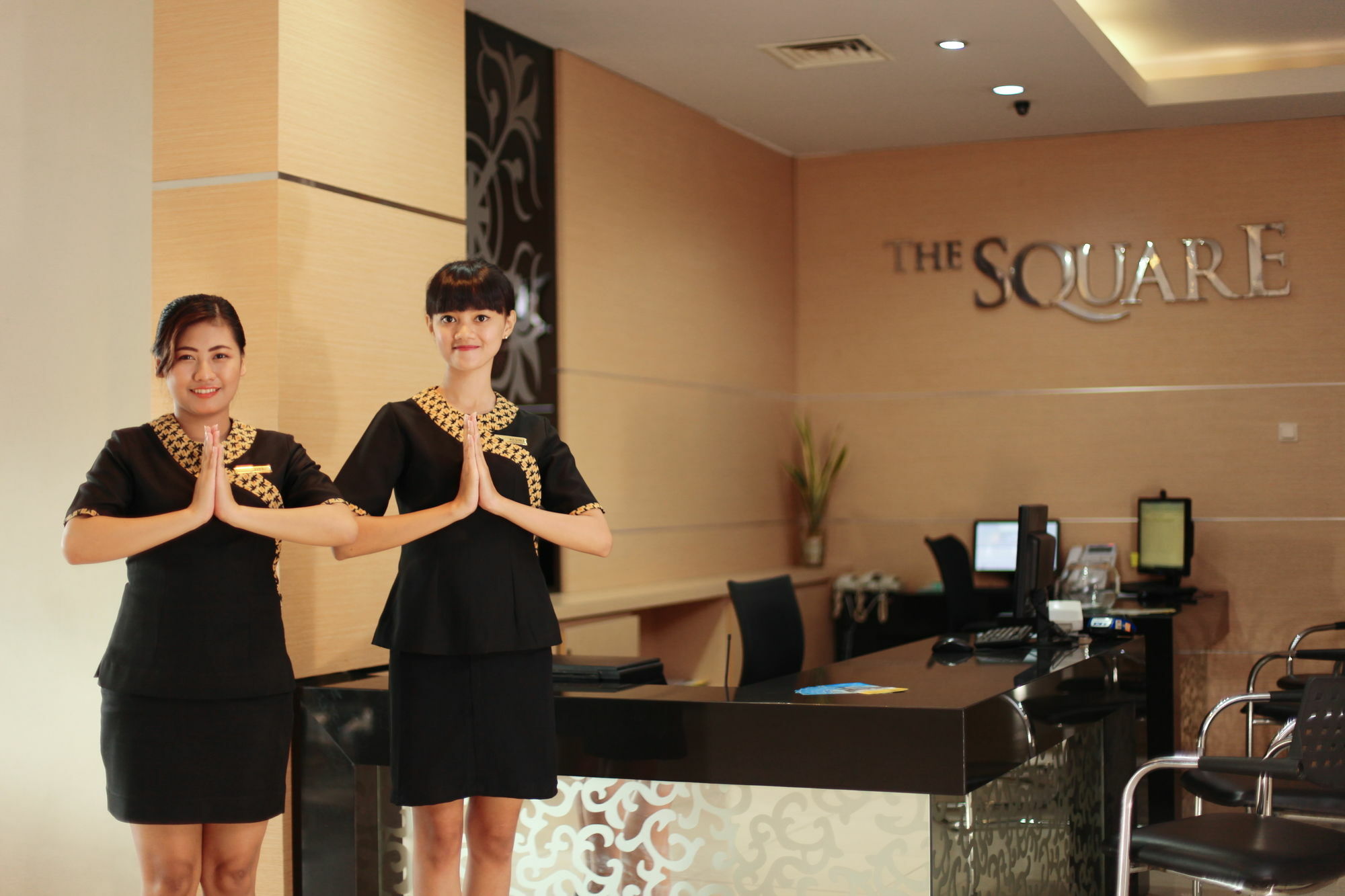 The Square Surabaya Hotel Luaran gambar